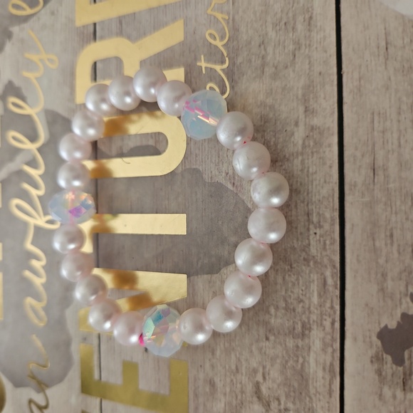 Bracelets - Picture 7 of 8